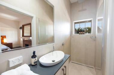 The Bank Apartment - Echuca Holiday Homes
