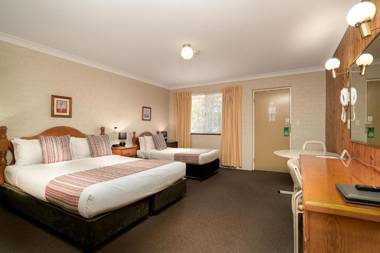 Blue Diamond Motor Inn SureStay Hotel by Best Western