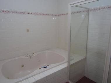 Australian Heritage Motor Inn