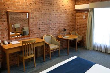 Akuna Motor Inn and Apartments