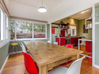 BEACHSIDE GETAWAY - DROMANA