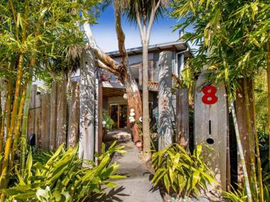 POINT LEO BEACH HOUSE - POINT LEO