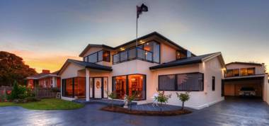 Birchwood Devonport self-contained self catering accommodation