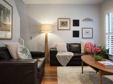 Courthouse Orchid Villa 6