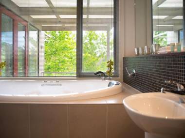 Daylesford Spa Villa 5