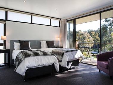 Lake Daylesford Lodge 6