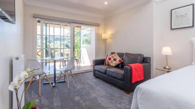 Balconies Lakeside - Studio Apartment 3