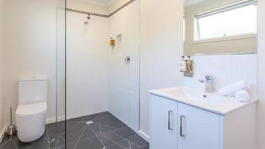 Balconies Lakeside - Studio Apartment 3