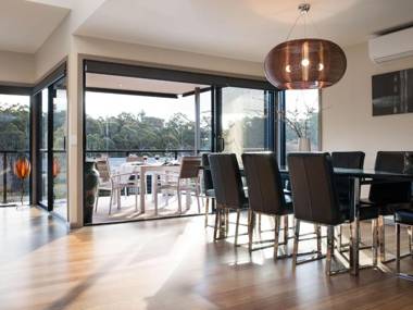 Retreat Lake Daylesford