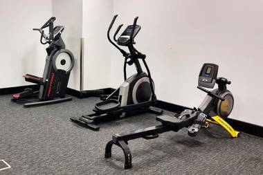 Metro Advance Apartments & Hotel