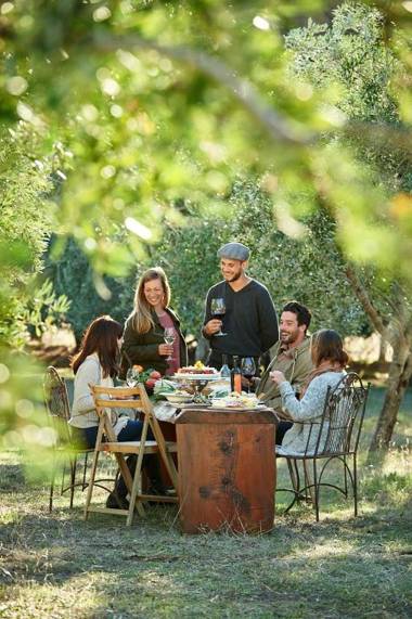 Olio Bello Lakeside Glamping