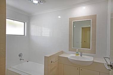 32 Barra Crescent Coolum Beach. Bond 500 FOXTEL WIFI Linen Supplied