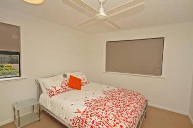 Unit 4 The Rocks 1746 David Low Way Coolum Beach - 500 Bond
