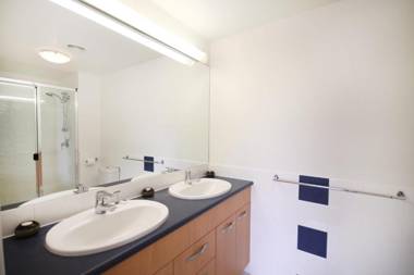 Unit 2 'Sea Breeze Villas' Coolum Beach