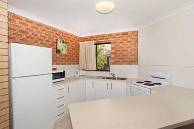 Unit 7 'Belandar Court' Coolum Beach