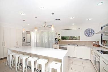 22 Sorrento Avenue Coolum Beach - Linen Supplied PET FRIENDLY - 500 BOND