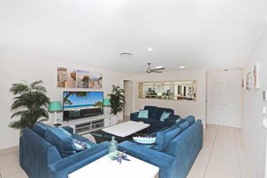22 Sorrento Avenue Coolum Beach - Linen Supplied PET FRIENDLY - 500 BOND