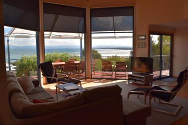 Waterline Holiday Home