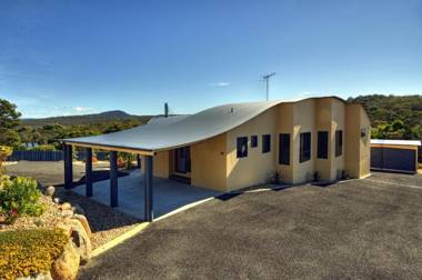 Mayakitana ~ Overlooking the golf course