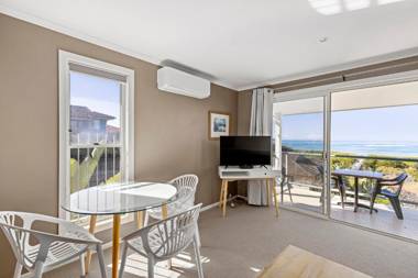 Aqualuna Beach Resort