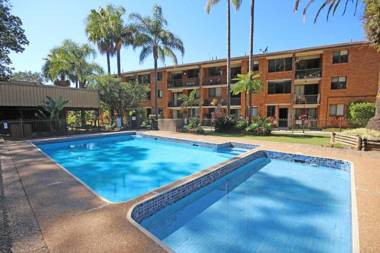 Dunes Holiday Apartments Unit 21