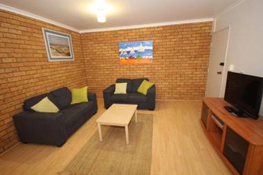 Dunes Holiday Apartments Unit 21