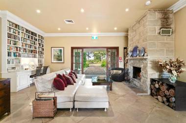 Vinden Estate Homestead