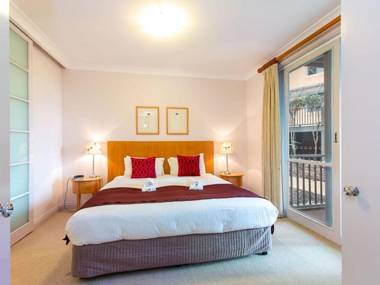 Villa Spa Executive 1br Burgundy Resort Condo located within Cypress Lakes Resort (nothing is more central)