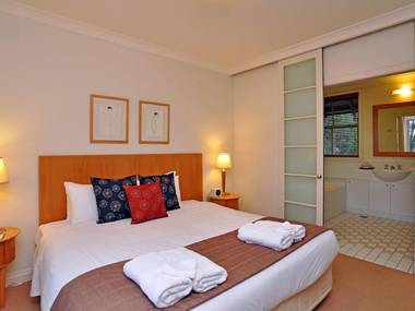 Villa Spa Executive 1br Merlot Resort Condo located within Cypress Lakes Resort (nothing is more central)