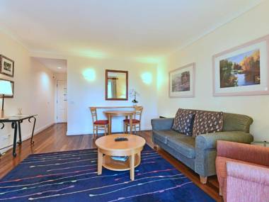 Villa Spa Executive 1br Pinot Resort Condo located within Cypress Lakes Resort (nothing is more central)