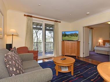 Villa Spa Executive 1br Pinot Resort Condo located within Cypress Lakes Resort (nothing is more central)