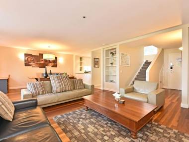 Villa 3br Vista Resort Condo located within Cypress Lakes Resort (nothing is more central)