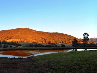 La Sila Homestead on Marrowbone - cutest cottage in the Hunter with killer views