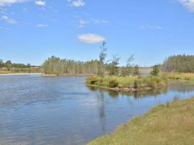 Grasmere Estate Homestead - hear the Lions roar from nearby Hunter Valley Zoo