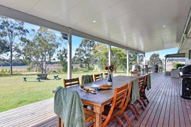 Glandore Estate Vineyard Homestead onsite cellar door + walk to restaurants incl EXP