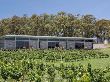 The Longhouse - Suite 3