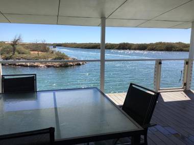 Carnarvon Beach Retreat