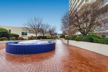 MadeComfy Spacious Canberra Living with Courtyard