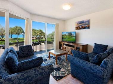 Kings Beach Ocean Front Views & pool - Private Balcony overlooking Kings Beach