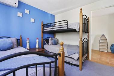 Blue Horizon 5 7 Latona Ave Bulcock Beach