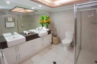 Waters Edge Apartment Cairns