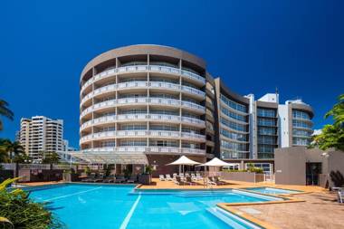 DoubleTree by Hilton Cairns