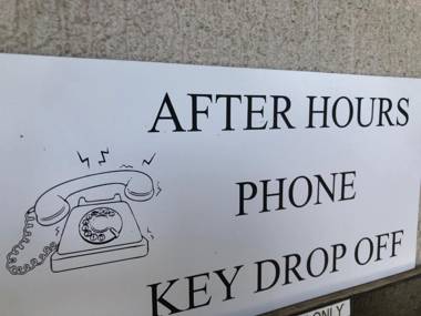 Cairns Reef Apartments & Motel