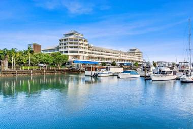 Shangri-La The Marina Cairns