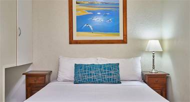 Trinity Beach Club Holiday Apartments