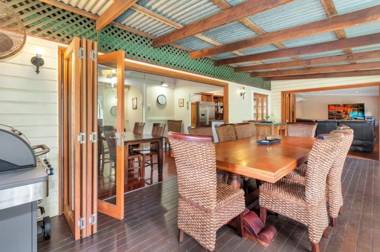 Edge Hill Holiday Home / Cairns