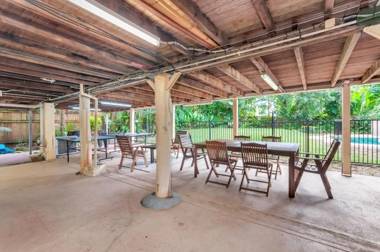 Edge Hill Holiday Home / Cairns
