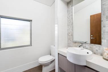 Byron Bay Accom Unit 1 22 Mahogany Drive - Beach House 1 at Vue