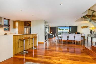 Byron Bay Accom Unit 6 21-25 Fletcher Street - A Seventh Heaven