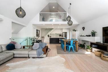 A PERFECT STAY - Arya